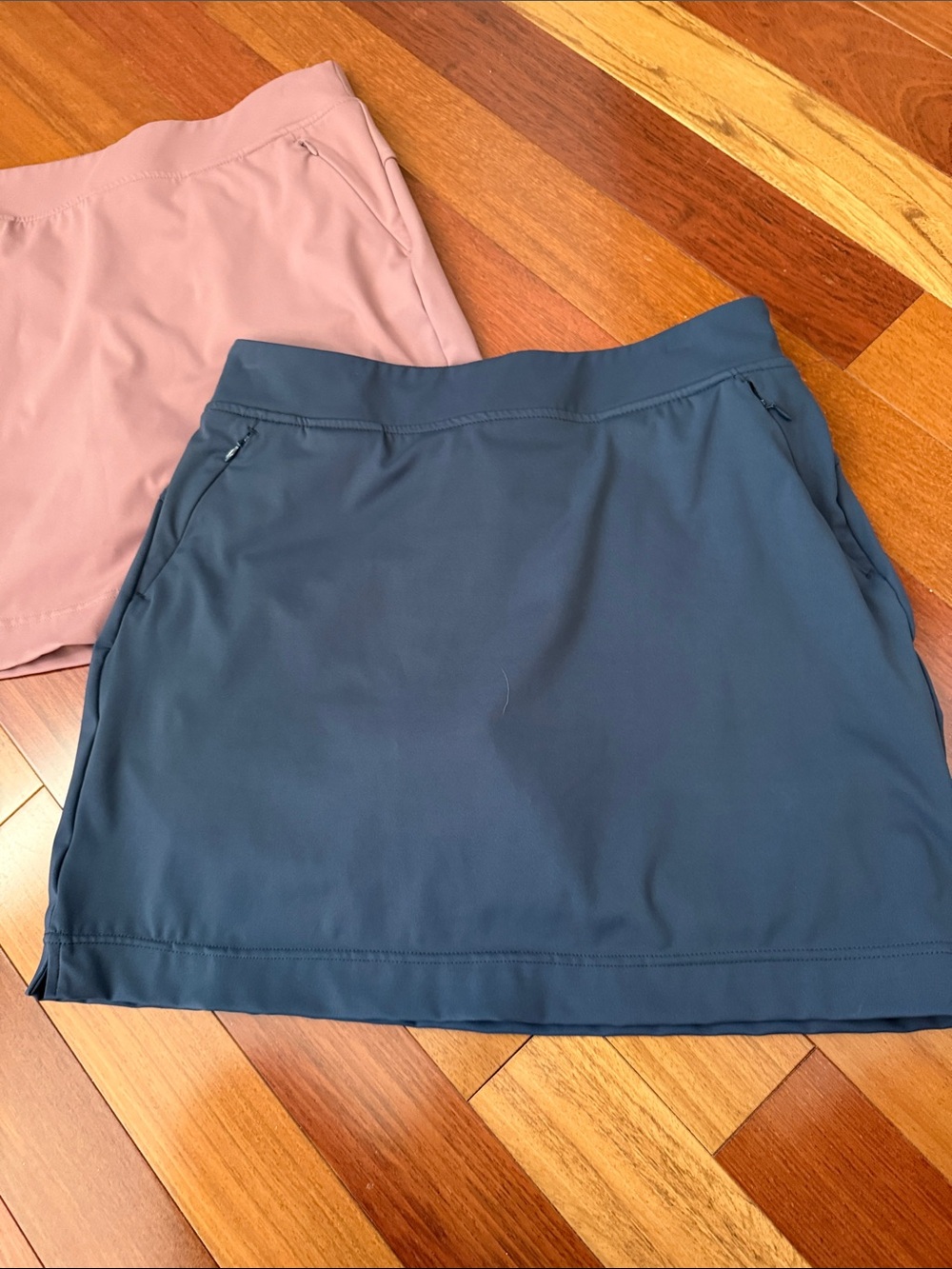 32 Degrees Dusty Rose and Navy Active Mini Skorts - Picture 2 of 5